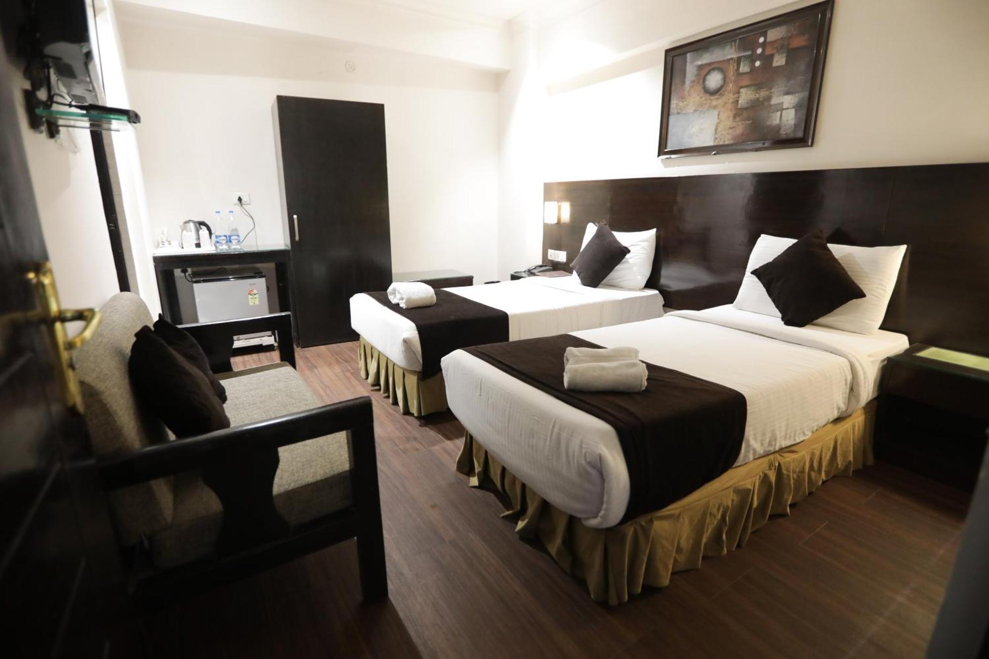 Anr Hotels Lucknow Esterno foto