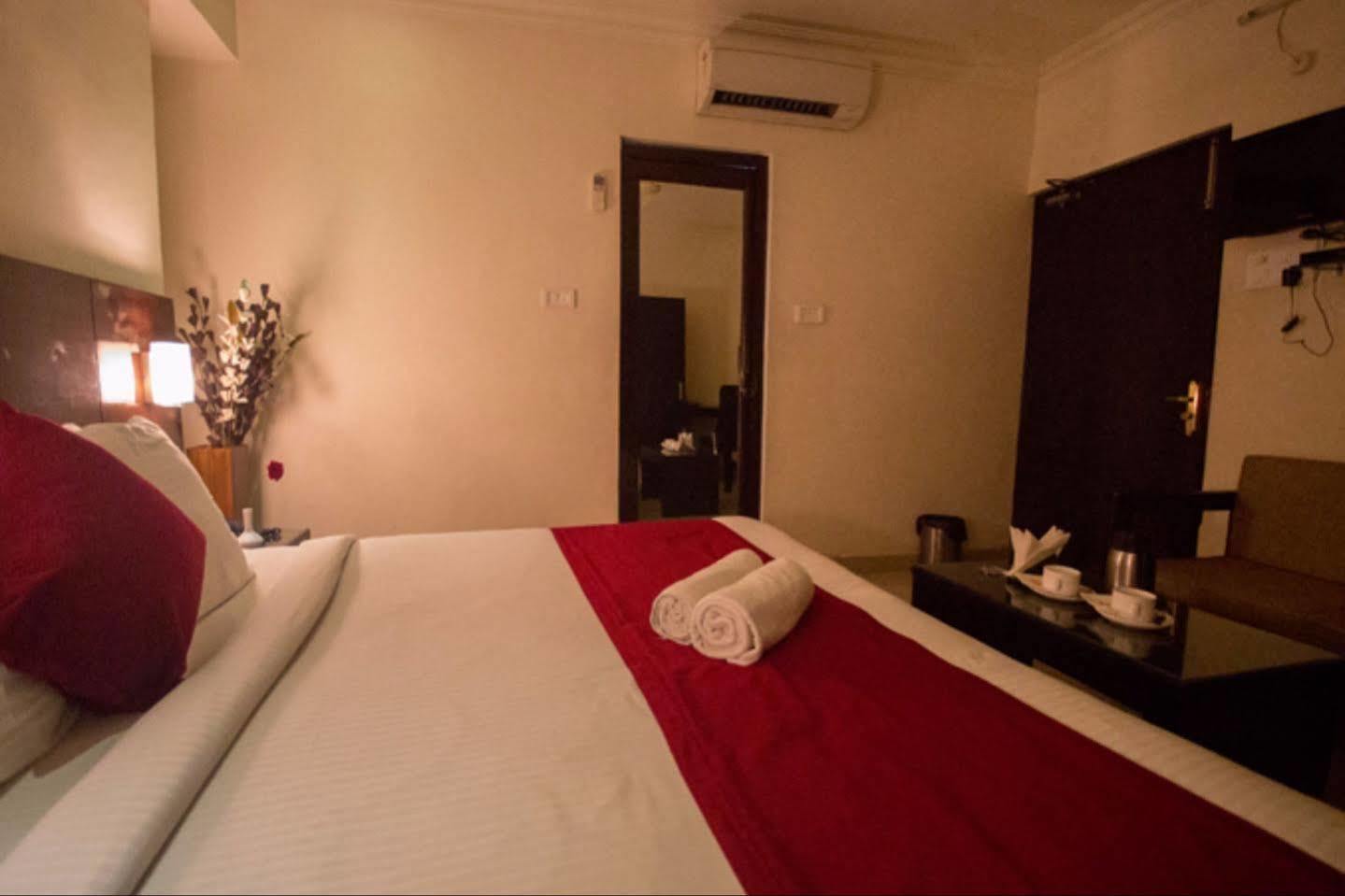 Anr Hotels Lucknow Esterno foto