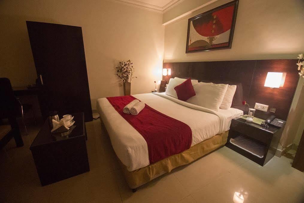 Anr Hotels Lucknow Esterno foto