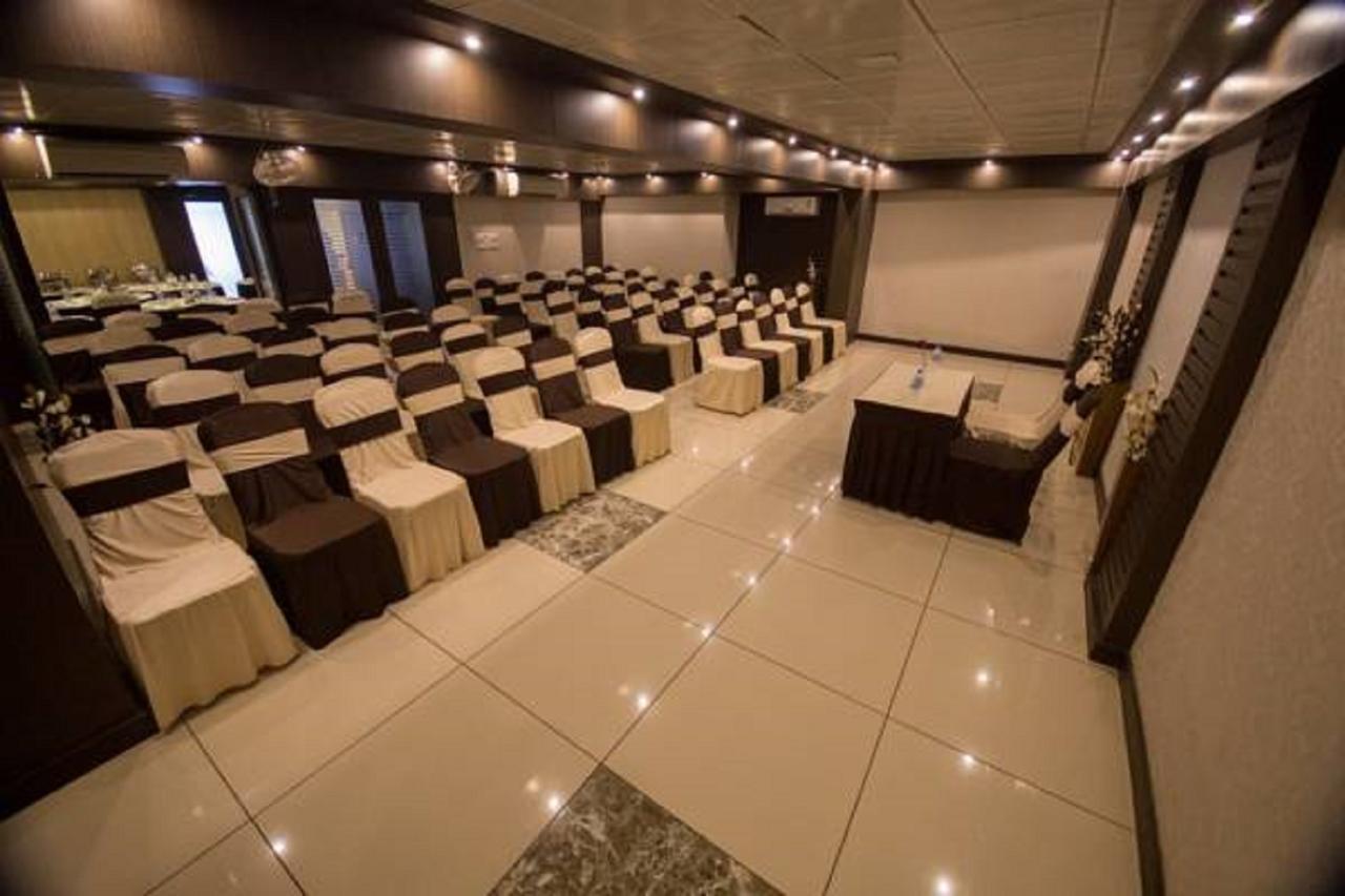 Anr Hotels Lucknow Esterno foto