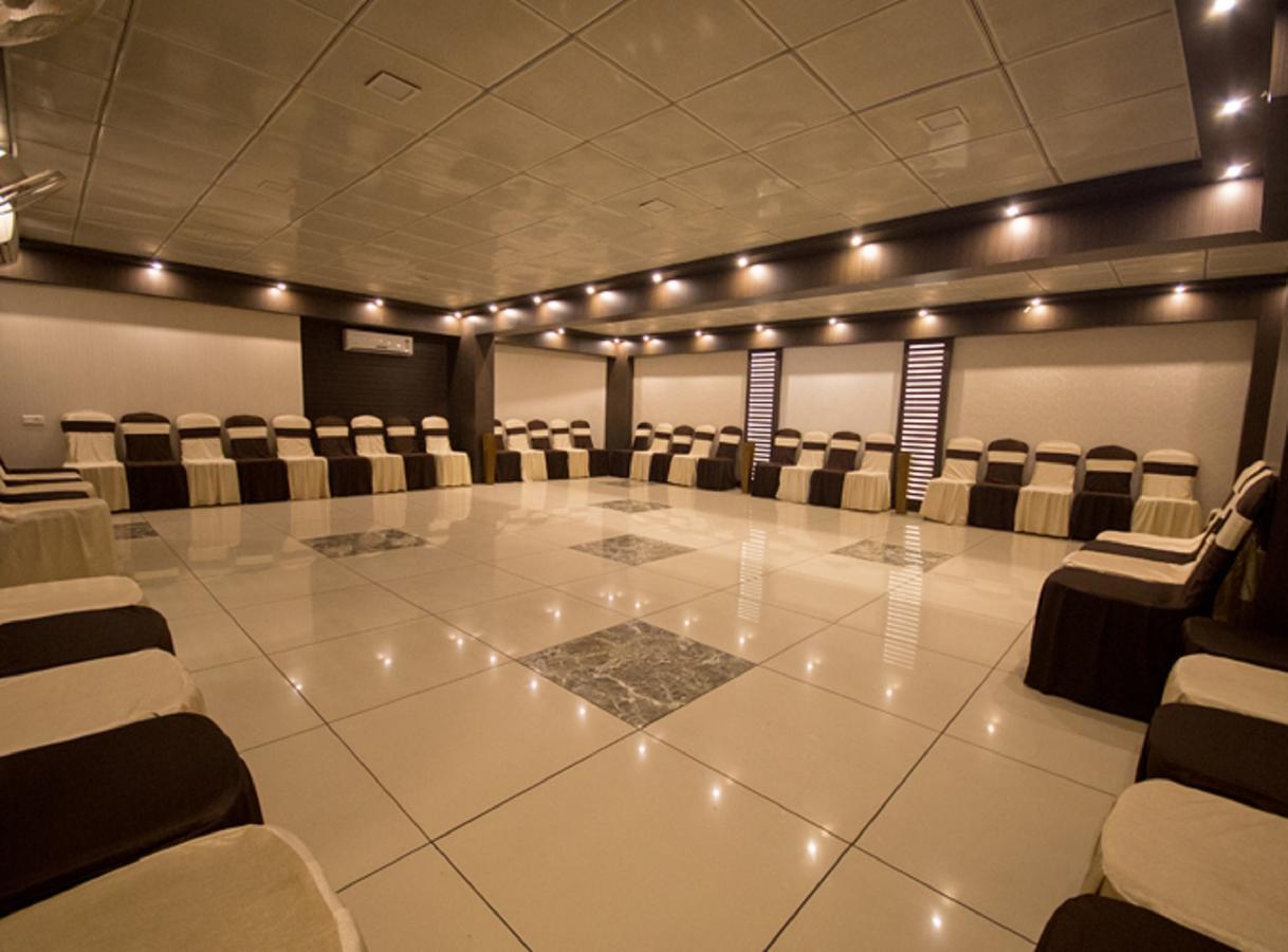 Anr Hotels Lucknow Esterno foto